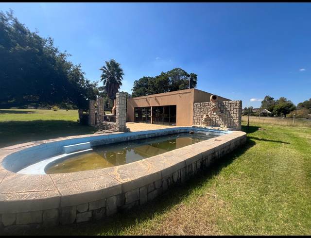 2 BEDROOM HOUSE FOR SALE IN HARTBEESFONTEIN AH